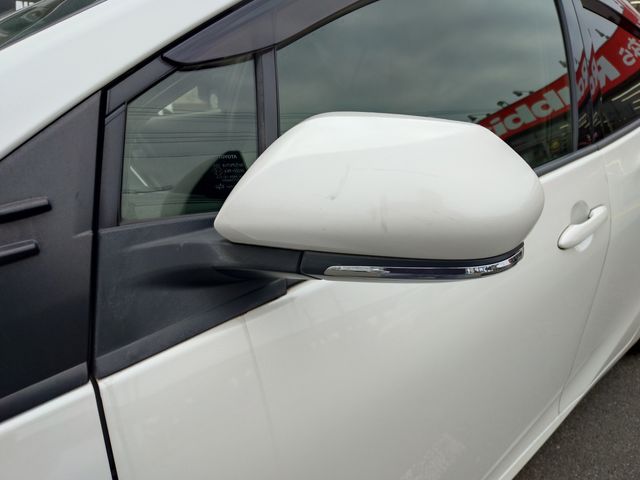 TOYOTA PRIUS 2018 Image 31