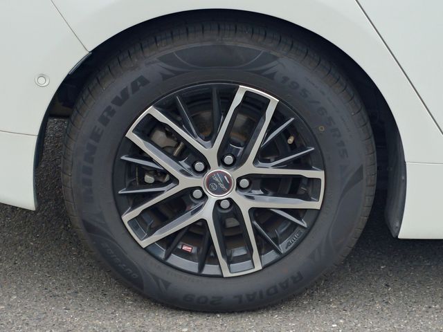 TOYOTA PRIUS 2018 Image 31