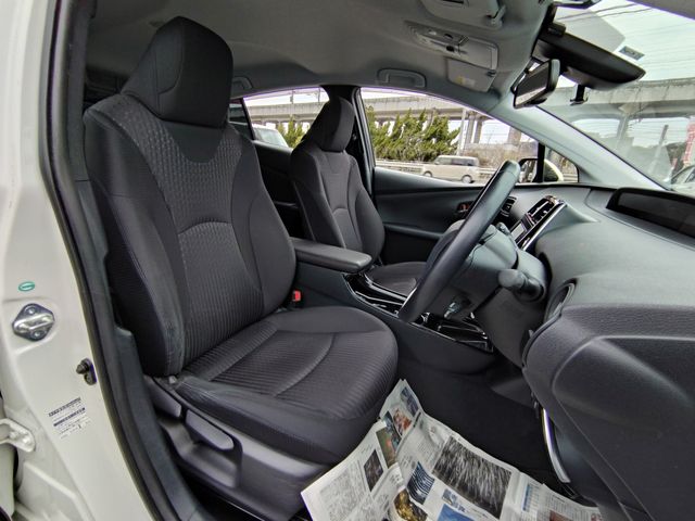 TOYOTA PRIUS 2018 Image 31