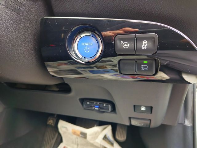 TOYOTA PRIUS 2018 Image 31