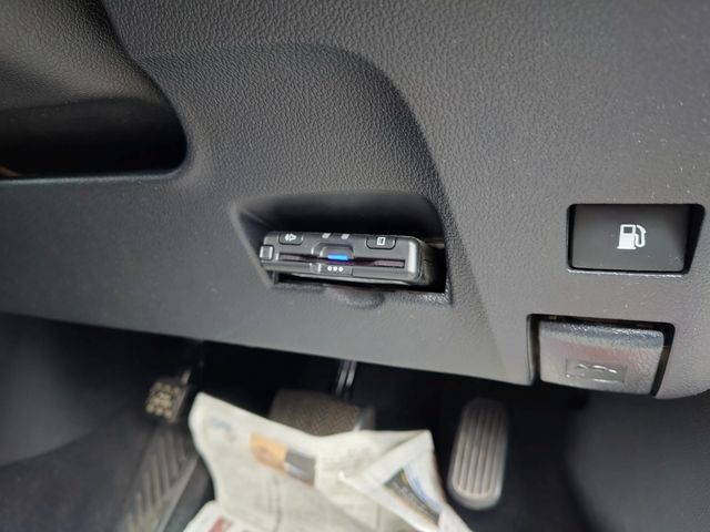 TOYOTA PRIUS 2018 Image 31