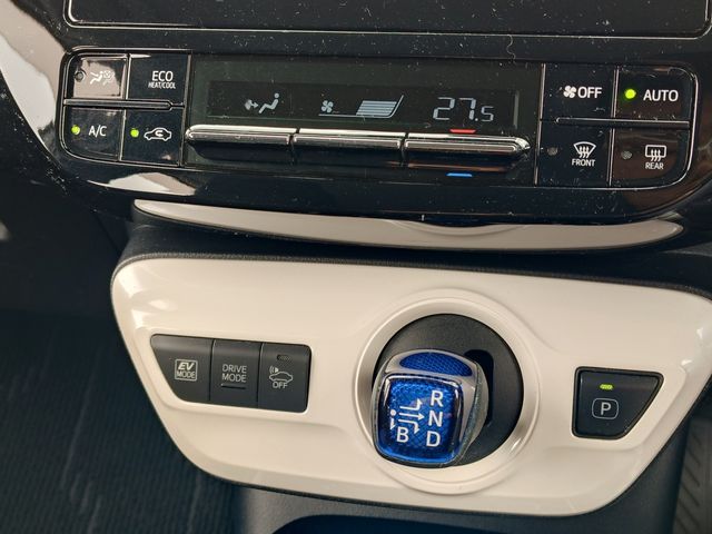 TOYOTA PRIUS 2018 Image 31