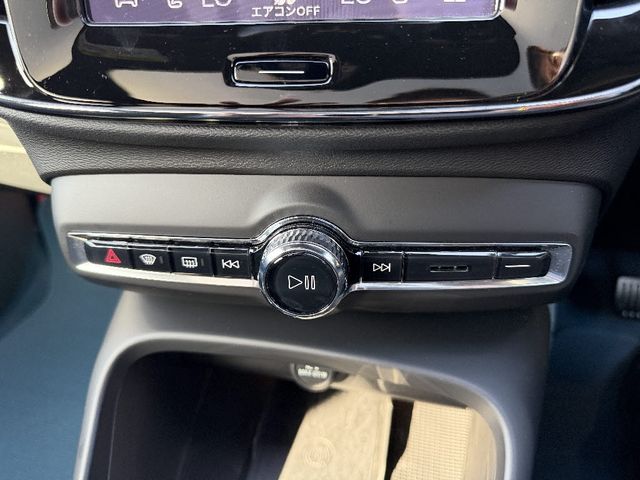 VOLVO C40 2022 Image 31