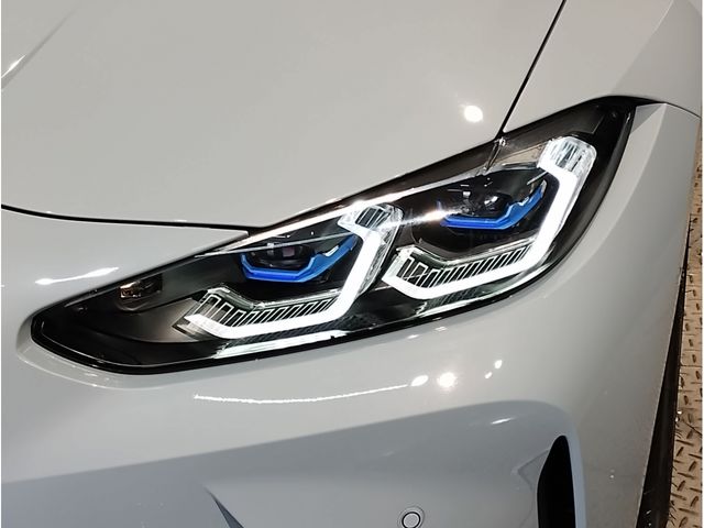 BMW M4 2023 Image 31