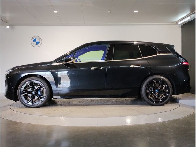 BMW IX 2023 Image 31