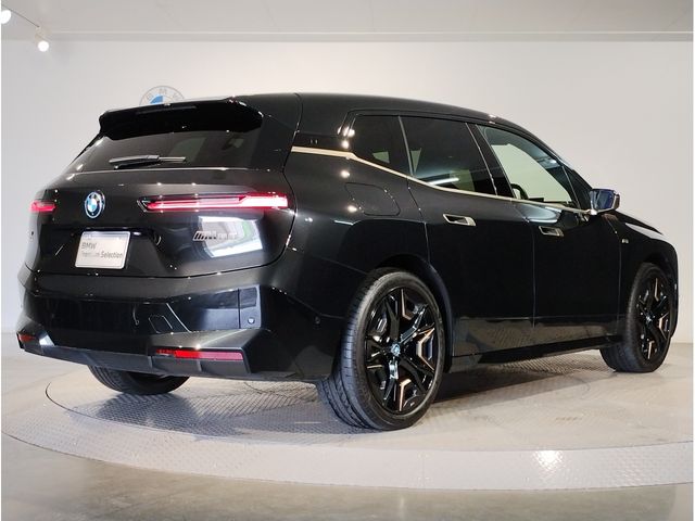 BMW IX 2023 Image 31