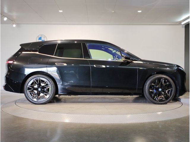 BMW IX 2023 Image 31