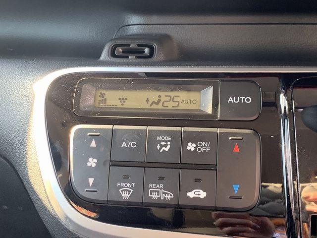 HONDA N BOX 2016 Image 31