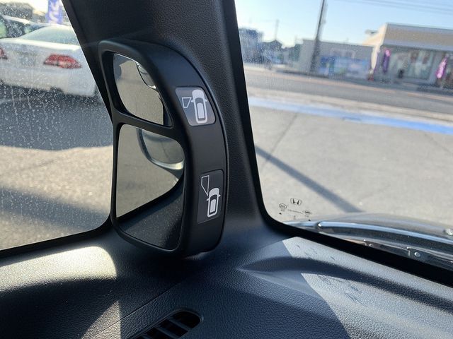 HONDA N BOX 2016 Image 31