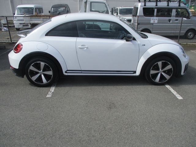 VOLKSWAGEN THE BEETL 2018 Image 31