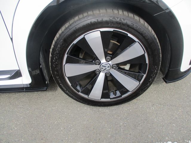 VOLKSWAGEN THE BEETL 2018 Image 31