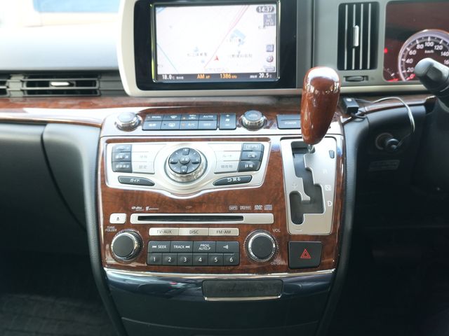 NISSAN ELGRAND 2009 Image 31