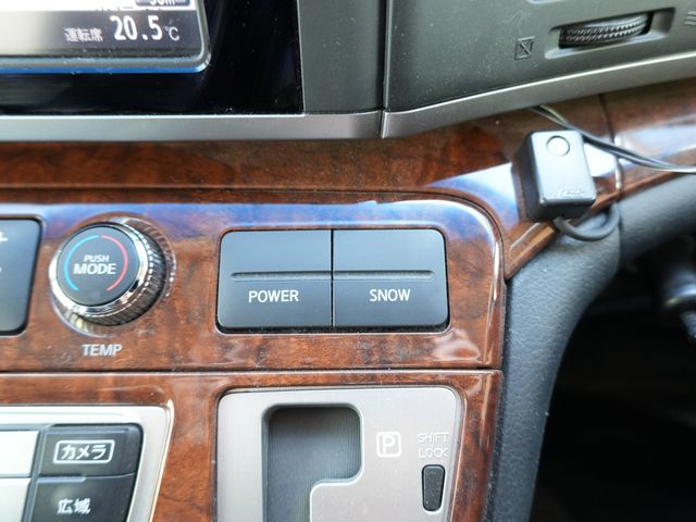 NISSAN ELGRAND 2009 Image 31