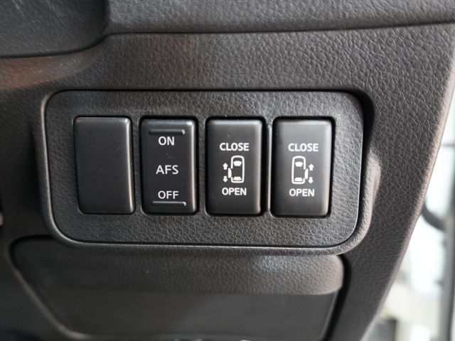 NISSAN ELGRAND 2009 Image 31
