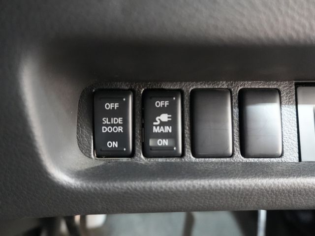 NISSAN ELGRAND 2009 Image 31