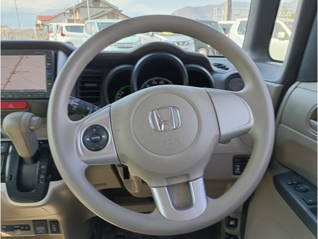 HONDA N BOX 2017 Image 31