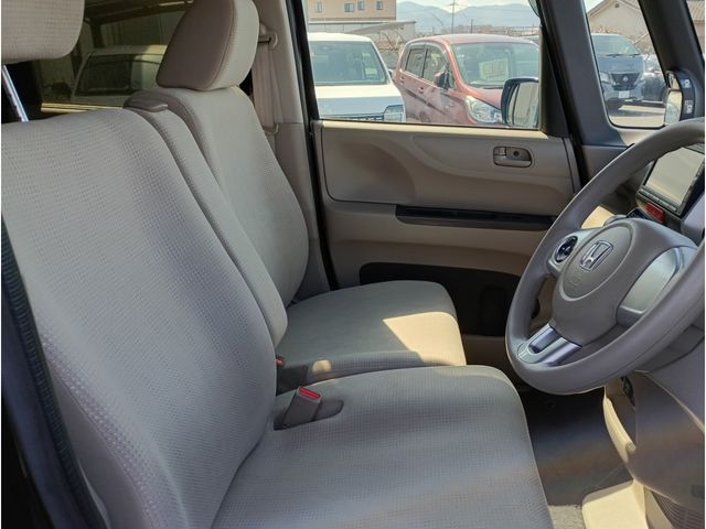 HONDA N BOX 2017 Image 31