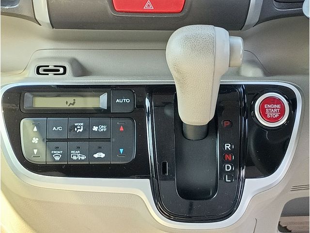 HONDA N BOX 2017 Image 31