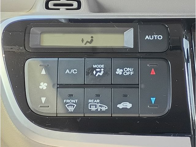 HONDA N BOX 2017 Image 31