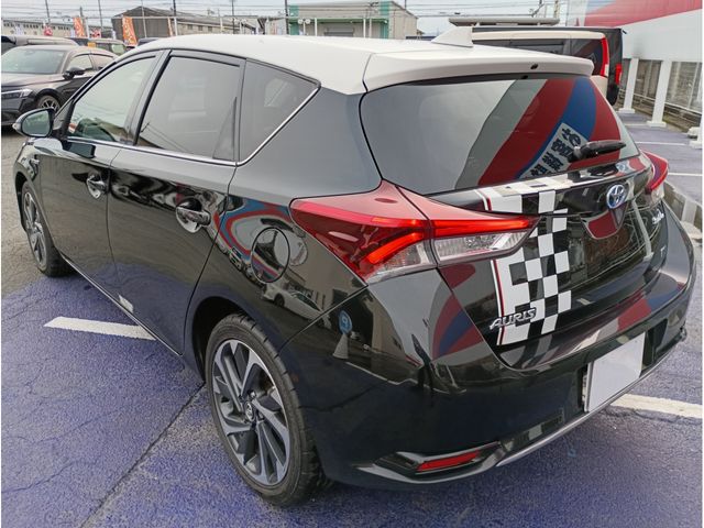 TOYOTA AURIS HYBRID 2016 Image 31
