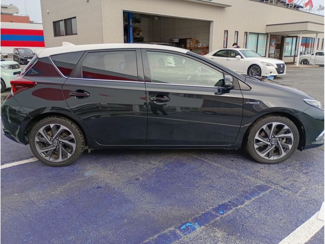 TOYOTA AURIS HYBRID 2016 Image 31