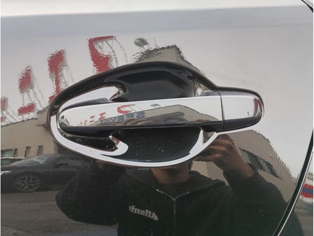 TOYOTA AURIS HYBRID 2016 Image 31