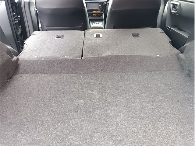 TOYOTA AURIS HYBRID 2016 Image 31