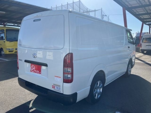 TOYOTA HIACE VAN 2WD 2025 Image 31
