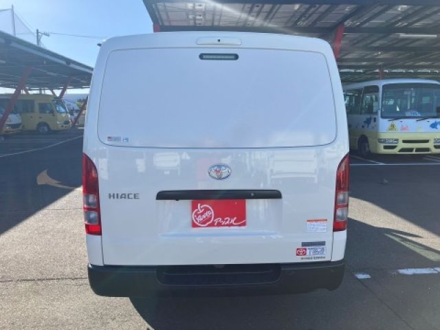TOYOTA HIACE VAN 2WD 2025 Image 31