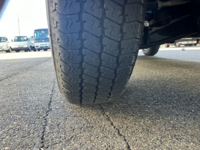 TOYOTA HIACE VAN 2WD 2025 Image 31