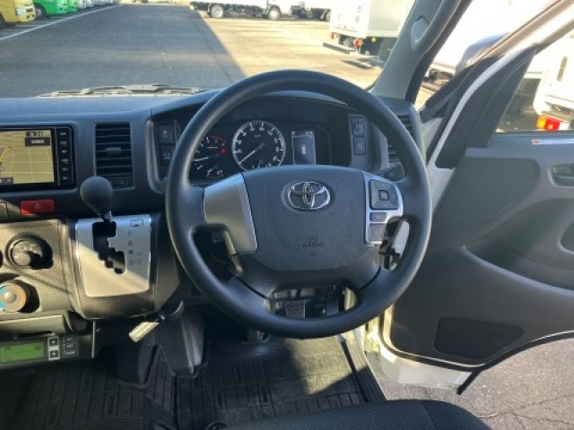 TOYOTA HIACE VAN 2WD 2025 Image 31