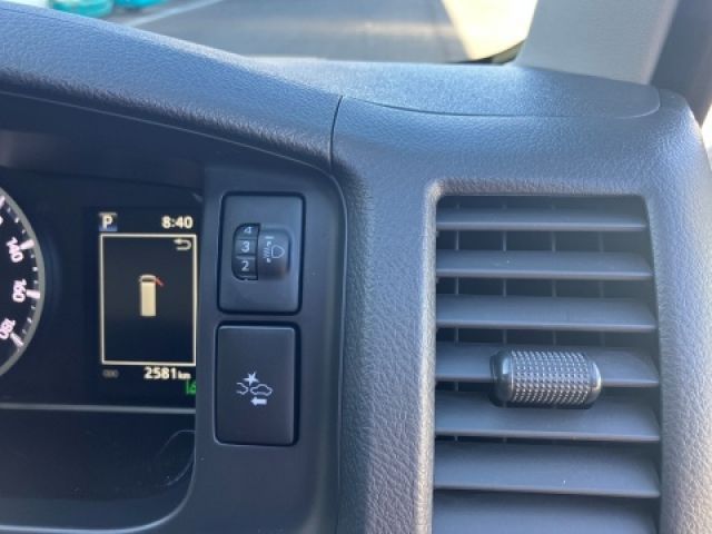 TOYOTA HIACE VAN 2WD 2025 Image 31