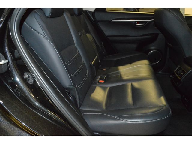 TOYOTA LEXUS NX300H 2019 Image 31