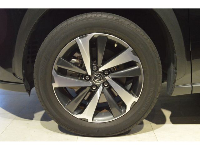 TOYOTA LEXUS NX300H 2019 Image 31