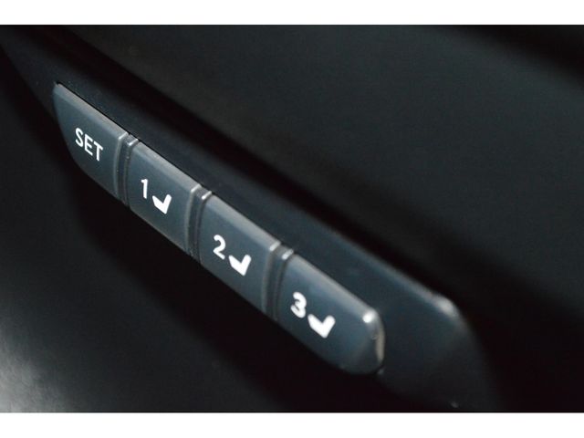 TOYOTA LEXUS NX300H 2019 Image 31