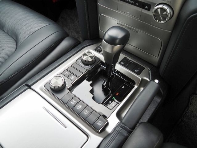 TOYOTA LANDCRUISER WAGON 2018 Image 31