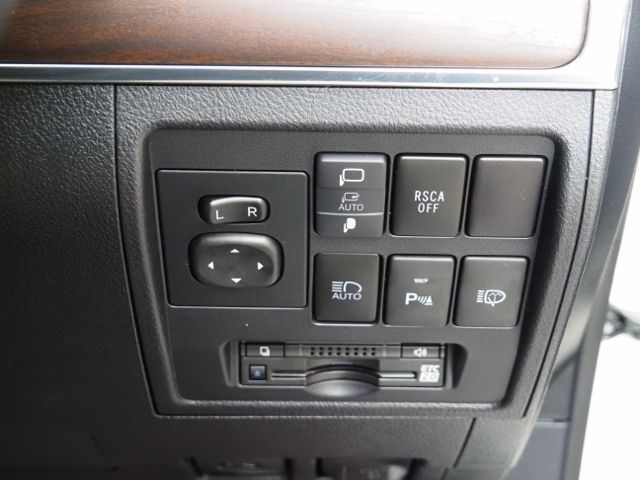 TOYOTA LANDCRUISER WAGON 2018 Image 31