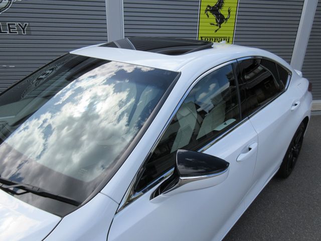 TOYOTA LEXUS ES300H 2023 Image 31