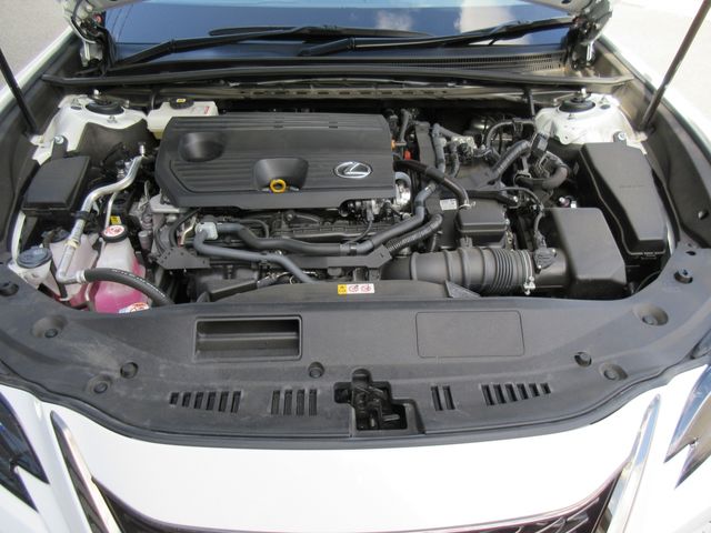 TOYOTA LEXUS ES300H 2023 Image 31