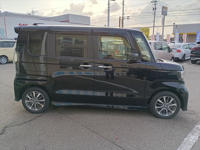 HONDA N BOX CUSTOM 2022 Image 31