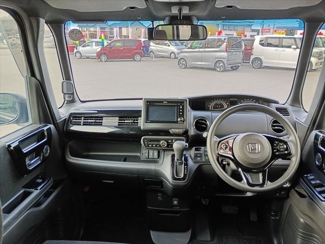 HONDA N BOX CUSTOM 2022 Image 31