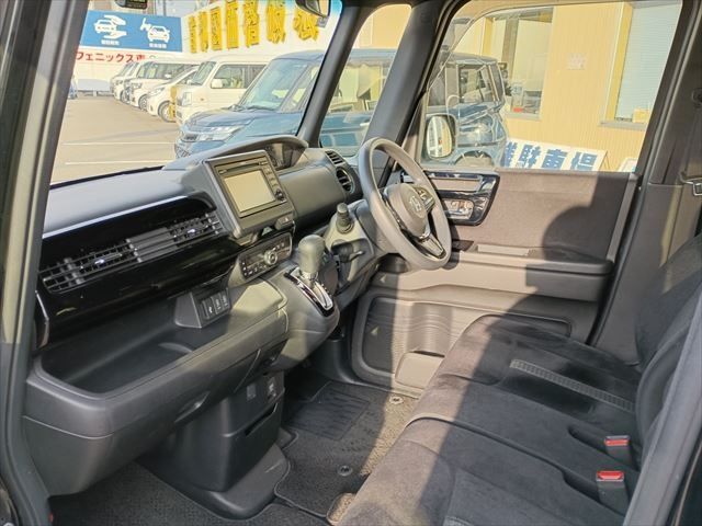 HONDA N BOX CUSTOM 2022 Image 31