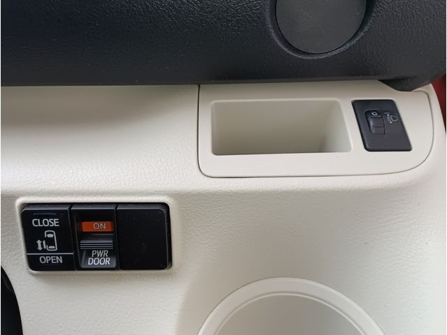 TOYOTA SIENTA 2015 Image 31