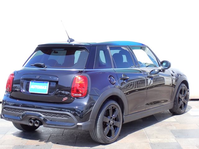 BMW MINI COOPER SD 5DOOR 2021 Image 31