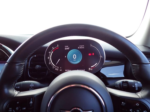 BMW MINI COOPER SD 5DOOR 2021 Image 31