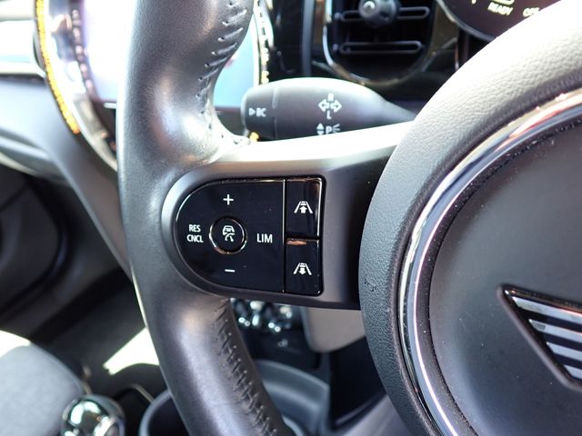 BMW MINI COOPER SD 5DOOR 2021 Image 31