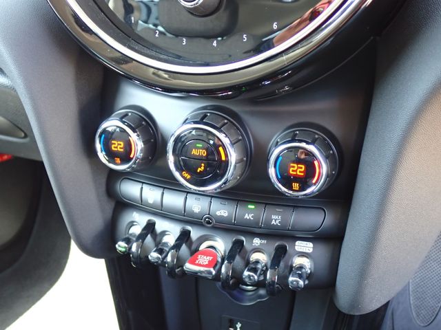 BMW MINI COOPER SD 5DOOR 2021 Image 31