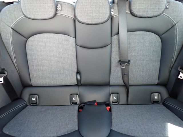 BMW MINI COOPER SD 5DOOR 2021 Image 31