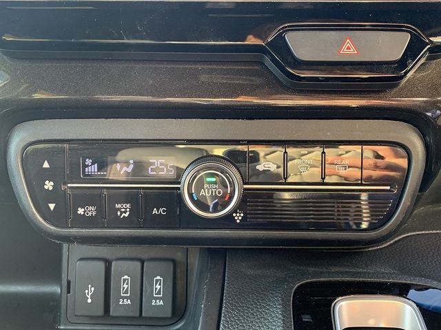 HONDA N BOX CUSTOM 2017 Image 31