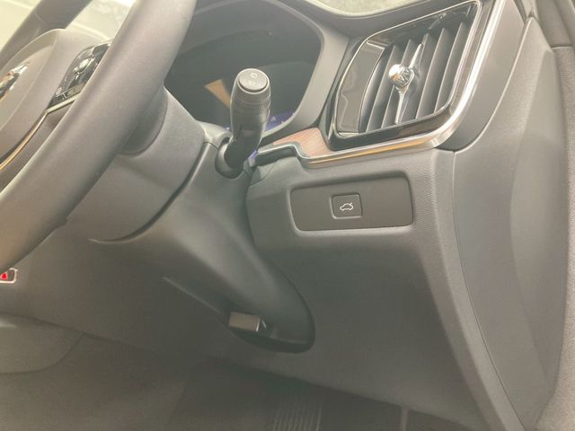 VOLVO V60 CROSS COUN 2023 Image 31